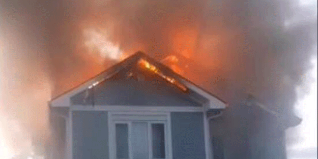 Silivri'de lüks villa cayır cayır yandı