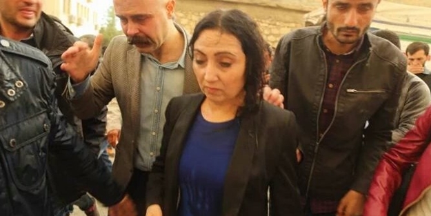 Figen Yüksekdağ'ın fönü bozuldu