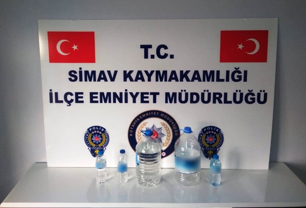 Simav’da 11,5 litre sahte içki ele geçirildi 