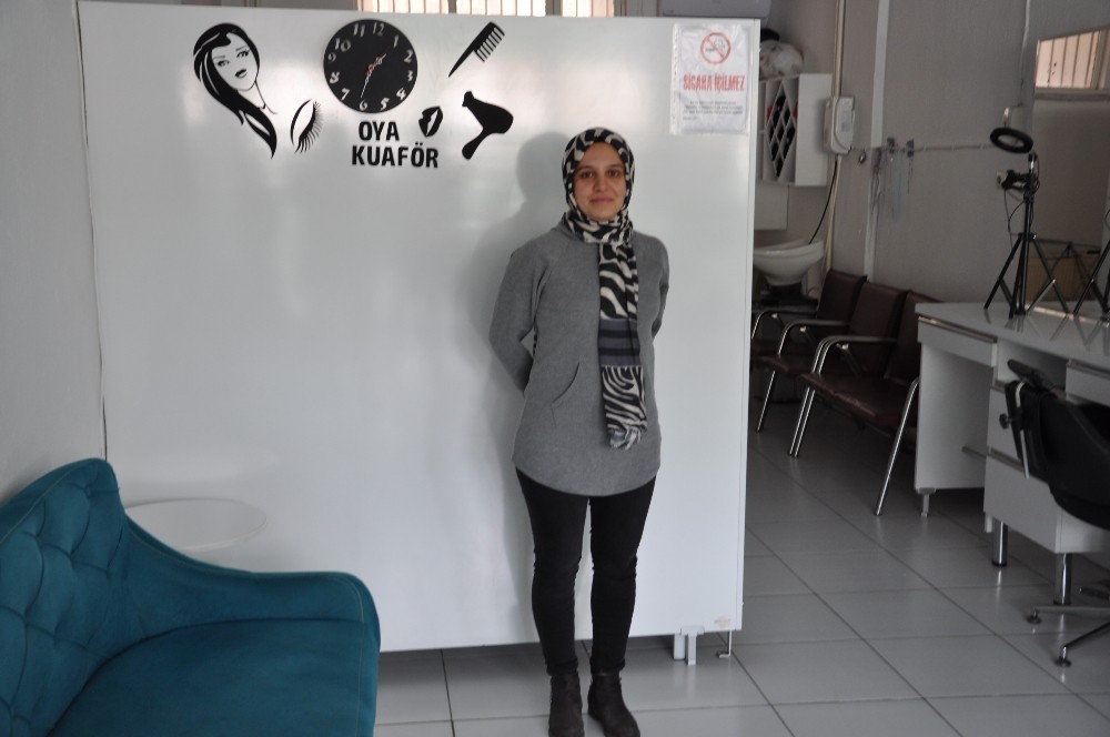 Simav’da bayan kuaför salonları kapandı 