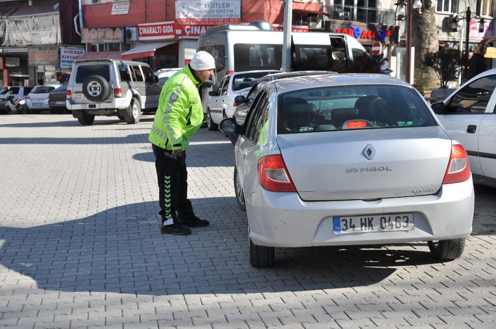 Simav’da emniyet kemeri ve cep telefonu denetimi 