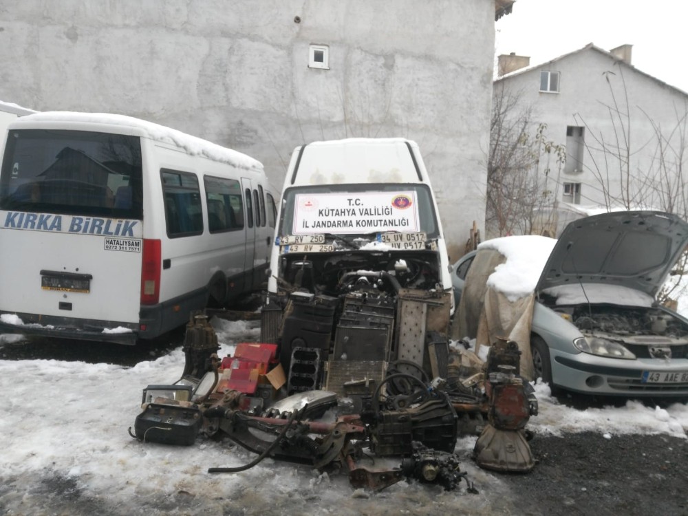 Simav’da hacizli araçları parçalayanlara operasyon 