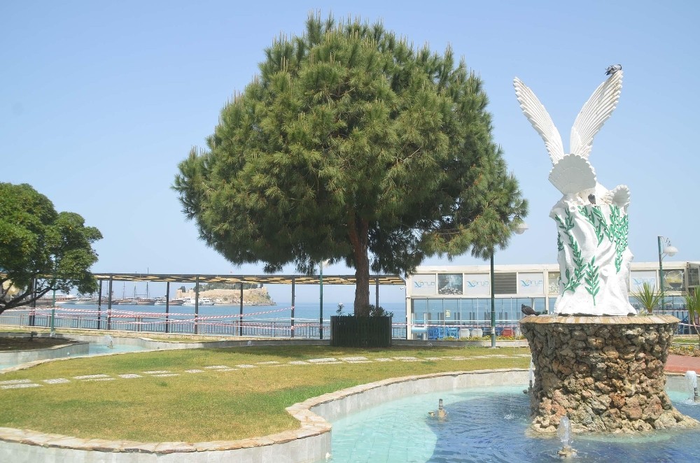 Simge isimler Kuşadası’nın parklarında yaşatılıyor 
