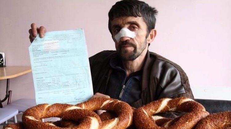 'Simit sattık, vatanı satmadık' diyen simitçi darpedildi