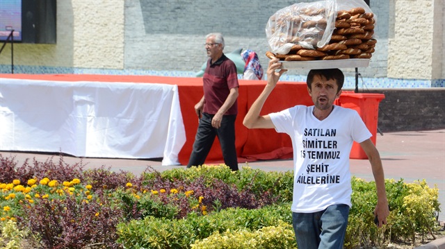 Simitçi bir günlük kazancını şehit ailelerine verdi