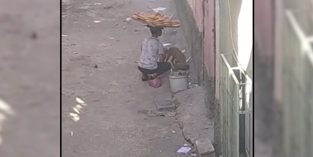 Simitçi çocuğun duygulandıran merhameti!