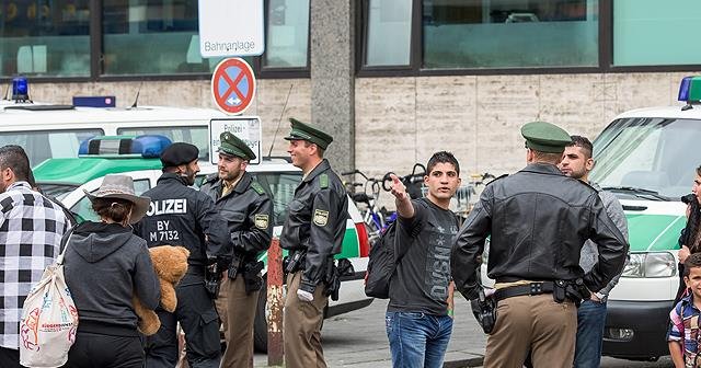 Simon: Macaristan'ın izlediği mülteci politikası endişe verici