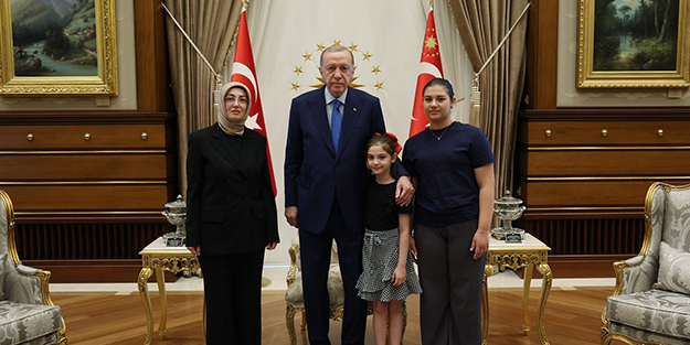 Sinan Ateş'in eşi Ayşe Ateş: Cumhurbaşkanımızın yanından çok memnun ayrıldık!