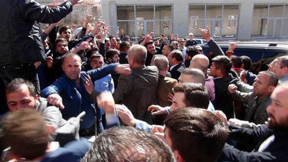 Sinan Oğan'ın toplantısında ortalık karıştı