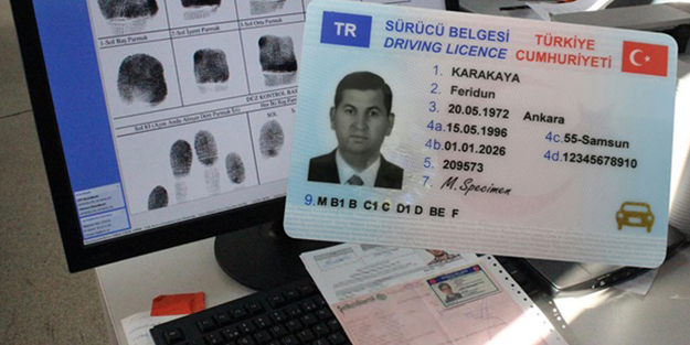 Başkasının yerine sınava giren 2 kişi yakalandı