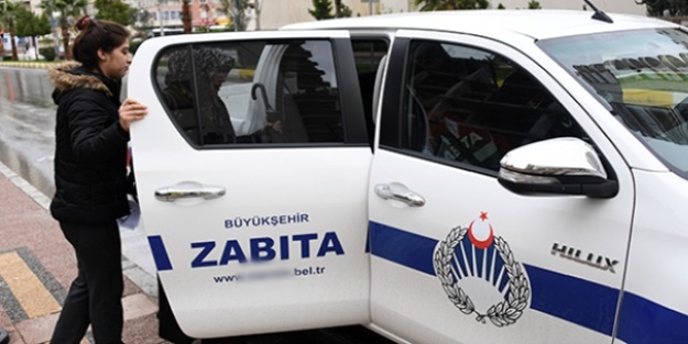 Sınava geç kalanların imdadına zabıta yetişti