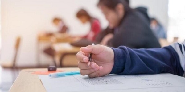 Sınavlar ertelendi mi?