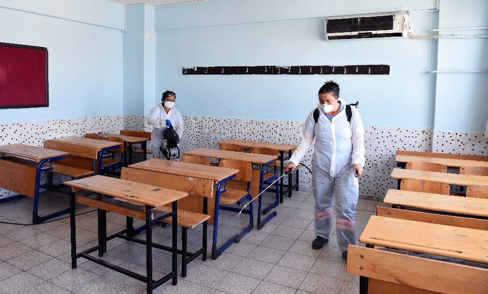 Sınavlar öncesi okullarda dezenfekte çalışması yapıldı 