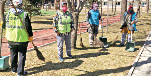 Sincan ilçesinde sokaklara, parklara kadın eli değdi!
