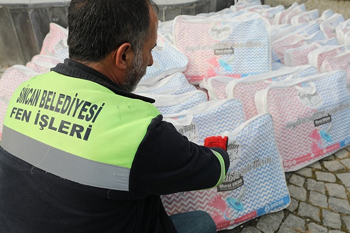 Sincan ve Etimesgut belediyelerinden depremzedelere yardım eli 