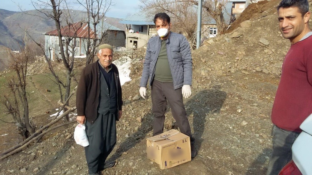 Sincik ilçesinde yaşlıların ihtiyaçları tek tek karşılanıyor 
