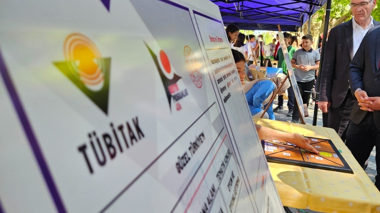 Sındırgı’da Bilim Fuarı gençleri bilimle buluşturdu