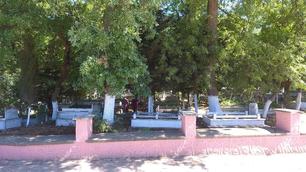 Sındırgı’da Meydanlar Yaşlılara Kaldı 