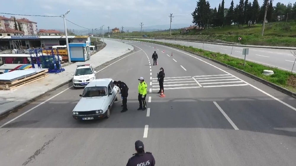 Sındırgı’da sürücülere uygulamalı trafik bilgilendirmesi 