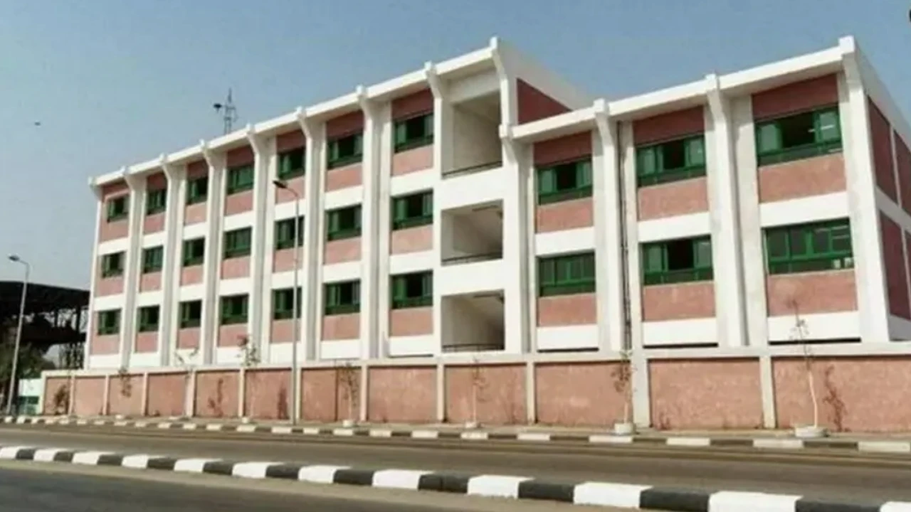 Sınıfın tamamı sınıfta kaldı, okul yönetimi görevden alındı!