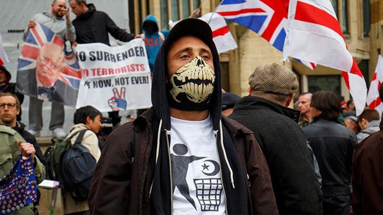 Sınıfsal ve ekonomik krizlerin üstünü örtme çabası Çöken Avrupa'ya islamofobi maskesi