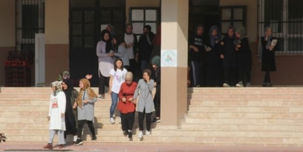 Sınıfta şoke eden ölüm! Öğrenciler gözyaşlarına boğuldu
