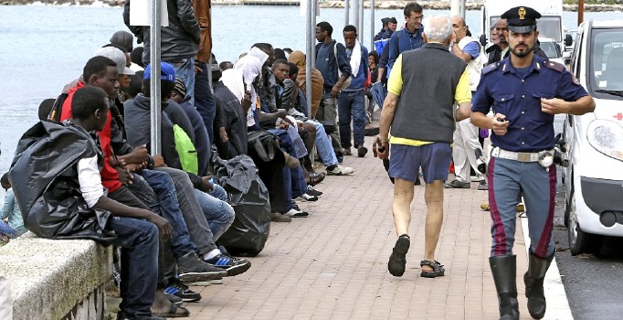 Sınır dışı edilmek istemeyen sığınmacı bakın ne yaptı