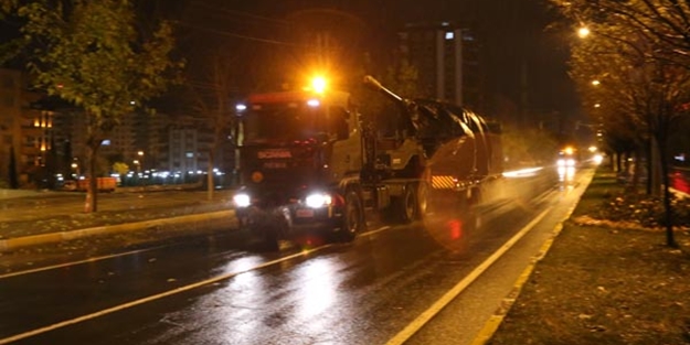 Askeri sevkiyat sürüyor! Bir konvoy daha geldi