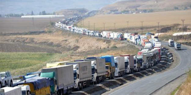 Sınır kapılarında binlerce TIR bekliyor