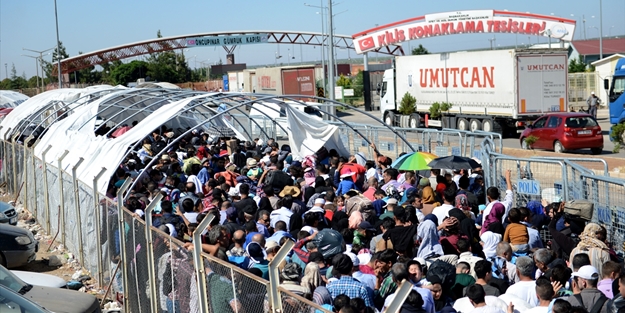 Sınır kapılarında Suriyeli yoğunluğu