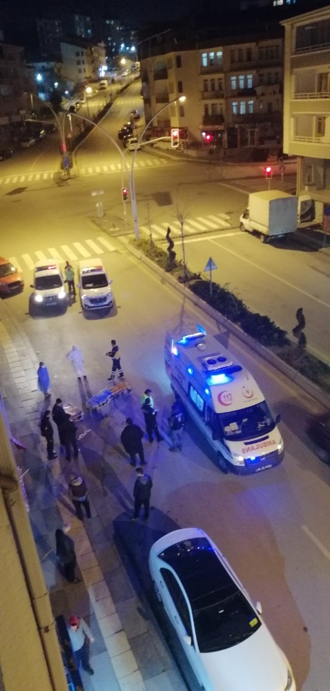 Sinir krizi geçiren şahıs polise ve sağlık ekiplerine zor anlar yaşattı 