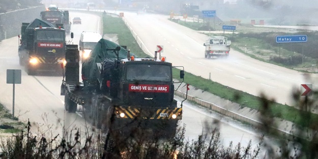 Sınıra askeri sevkiyat