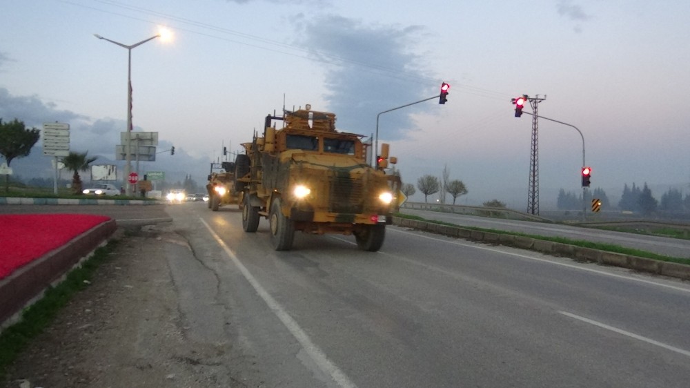 Sınıra zırhlı araç sevkiyatı sürüyor 