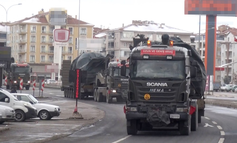 Sınıra zırhlı araç sevkiyatları sürüyor 