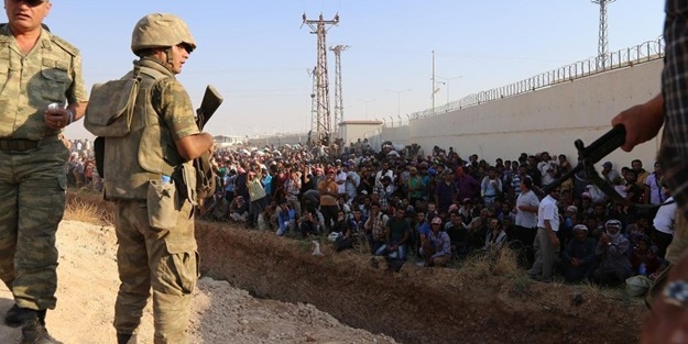 Sınırda askeri hareketlilik! Hendekler kazılıyor