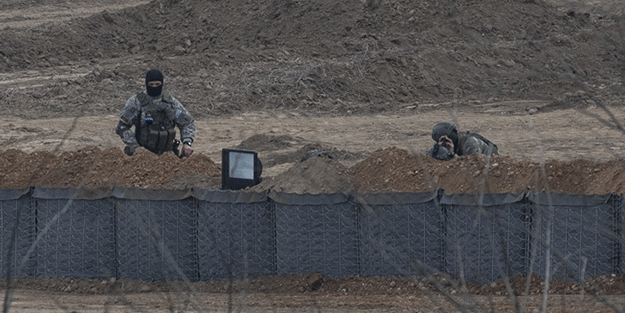 Sınırda kritik gelişme! Siperler kazılmaya başlandı