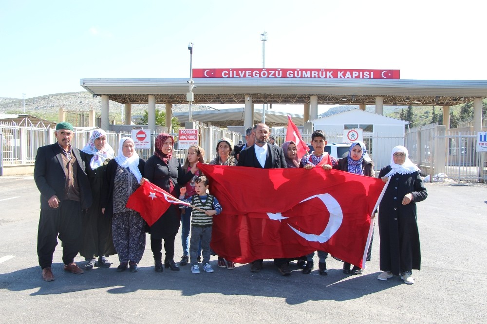 Sınırda Mehmetçiğe destek 