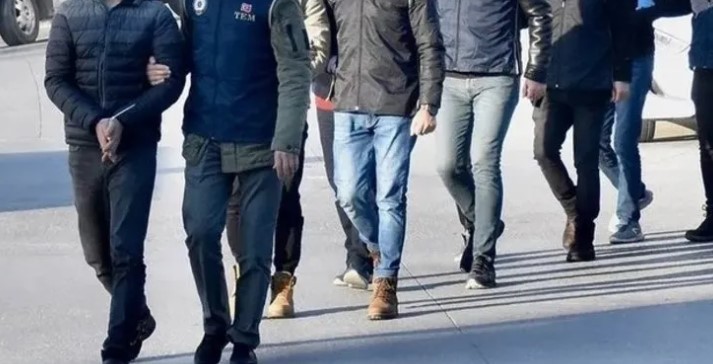 Sınırdan kaçak yollardan geçmeye çalışan terör örgütü mensupları yakalandı