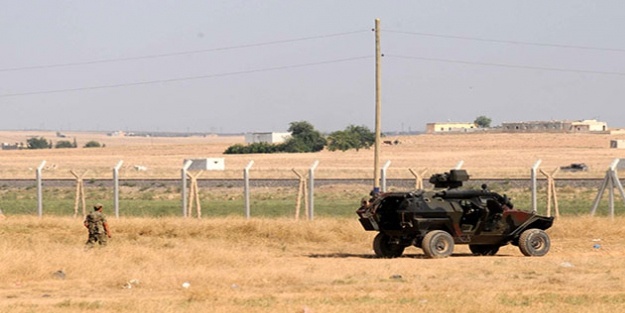 Sınırı geçmeye çalışan 4 kişi yakalandı