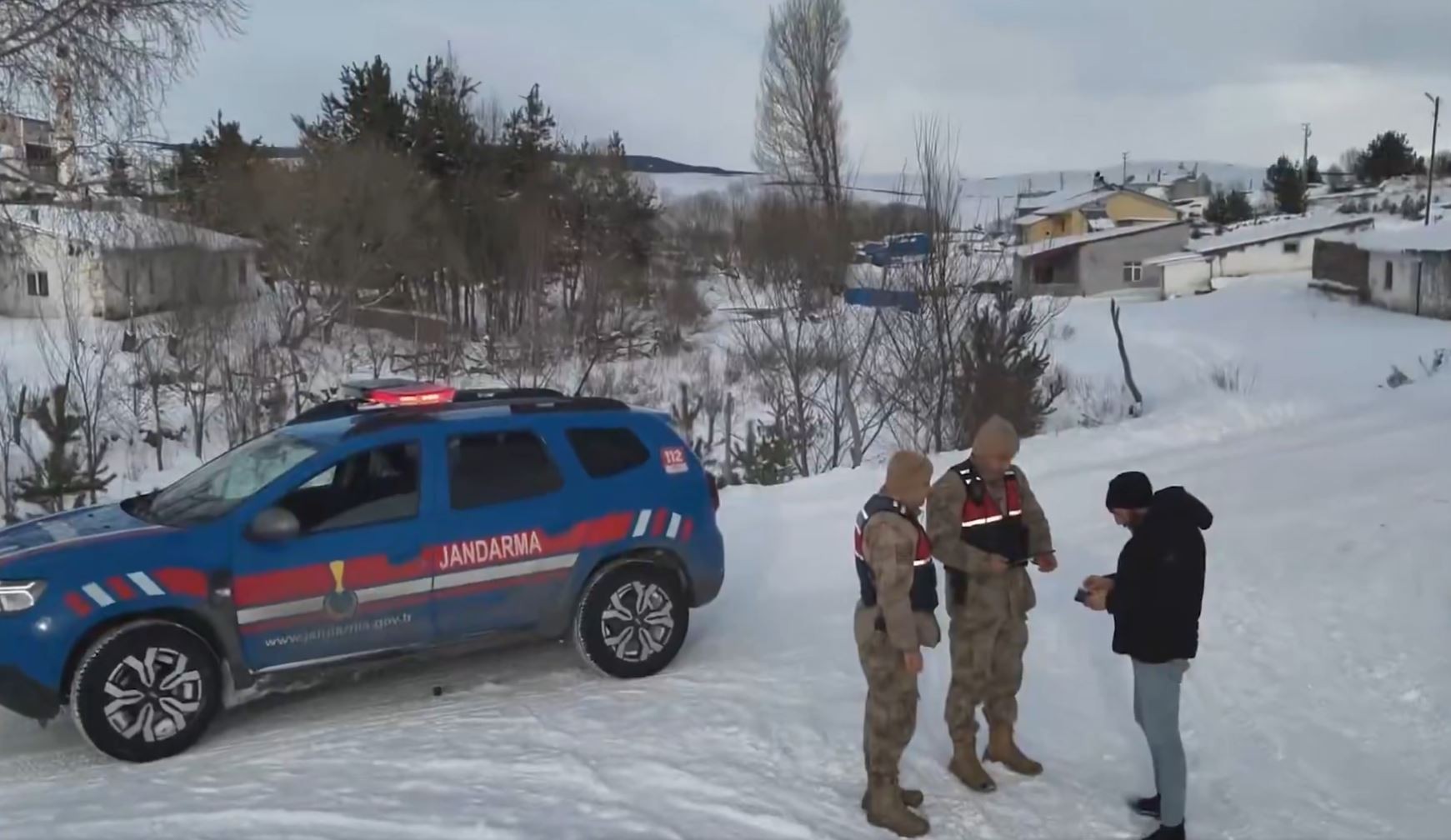 Sınırlarda kuş uçurtulmuyor! 81 ilde dev operasyon: Yüzlerce kaçak yakalandı!