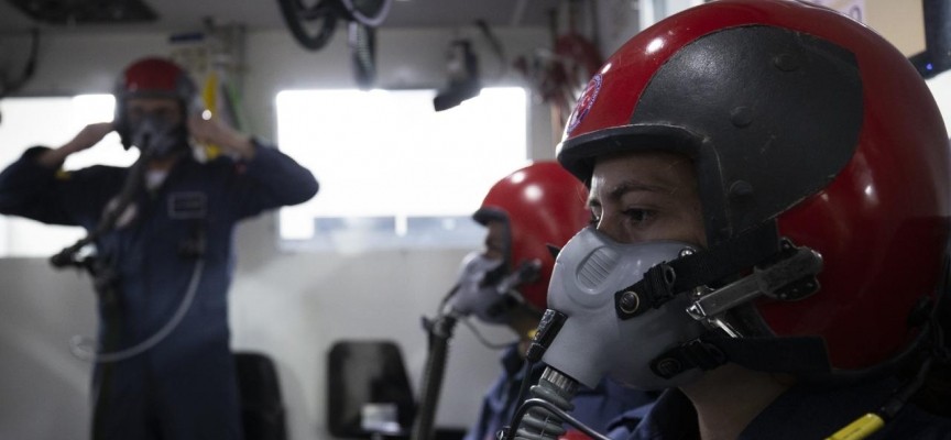 Sınırları zorlayan birbirinden güç testleri geçip savaş pilotu oluyorlar