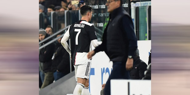 Sinirlendiren hamle! Ronaldo stadı terk etti