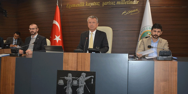 Sinirleri hoplatan sözler! Suya yüzde 340 zam yapan CHP’li başkan milletle kafa buldu