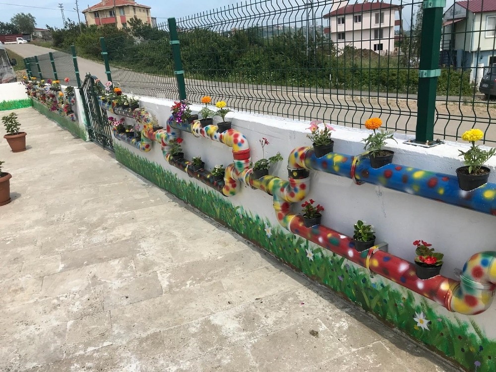 Sinop Gençlik Merkezinin duvarları çiçek açtı 