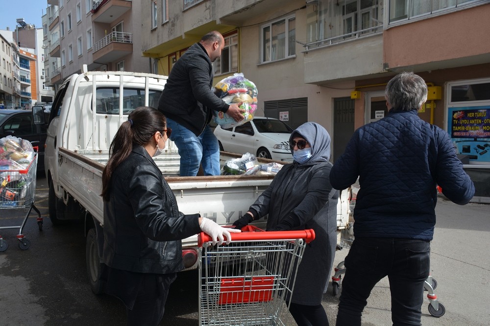 Sinop’ta 30 aileye yaşam destek kolisi 