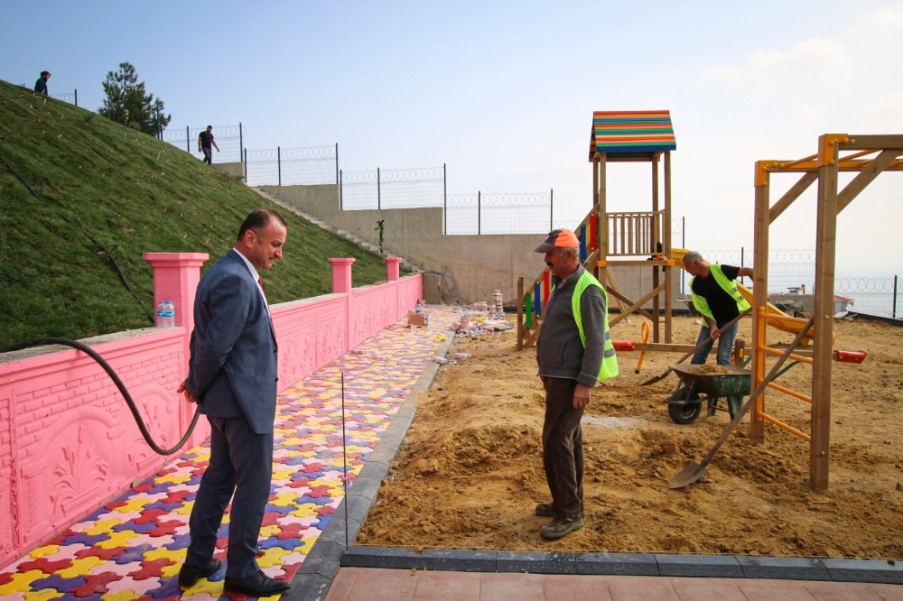 Sinop’ta ahşap oyun parklarının kurulumu tamam 