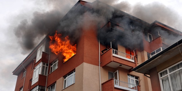Sinop'ta apartmanda çıkan yangında 7 kişi dumandan etkilendi
