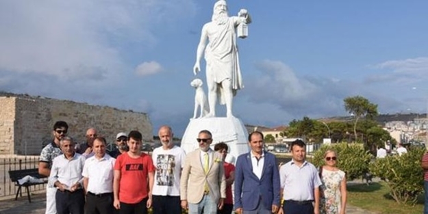 Sinop’ta Diyojen heykelinin kaldırılması için eylem yapıldı