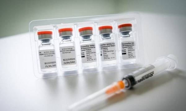 Sinovac aşısının yan etkisi var mı? Çin aşısı baş kas ağrısı yapıyor mu?