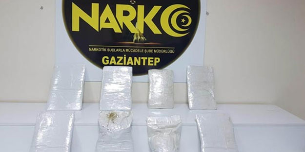 Sinsi plan deşifre oldu! 8 kilo toz esrar böyle bulundu